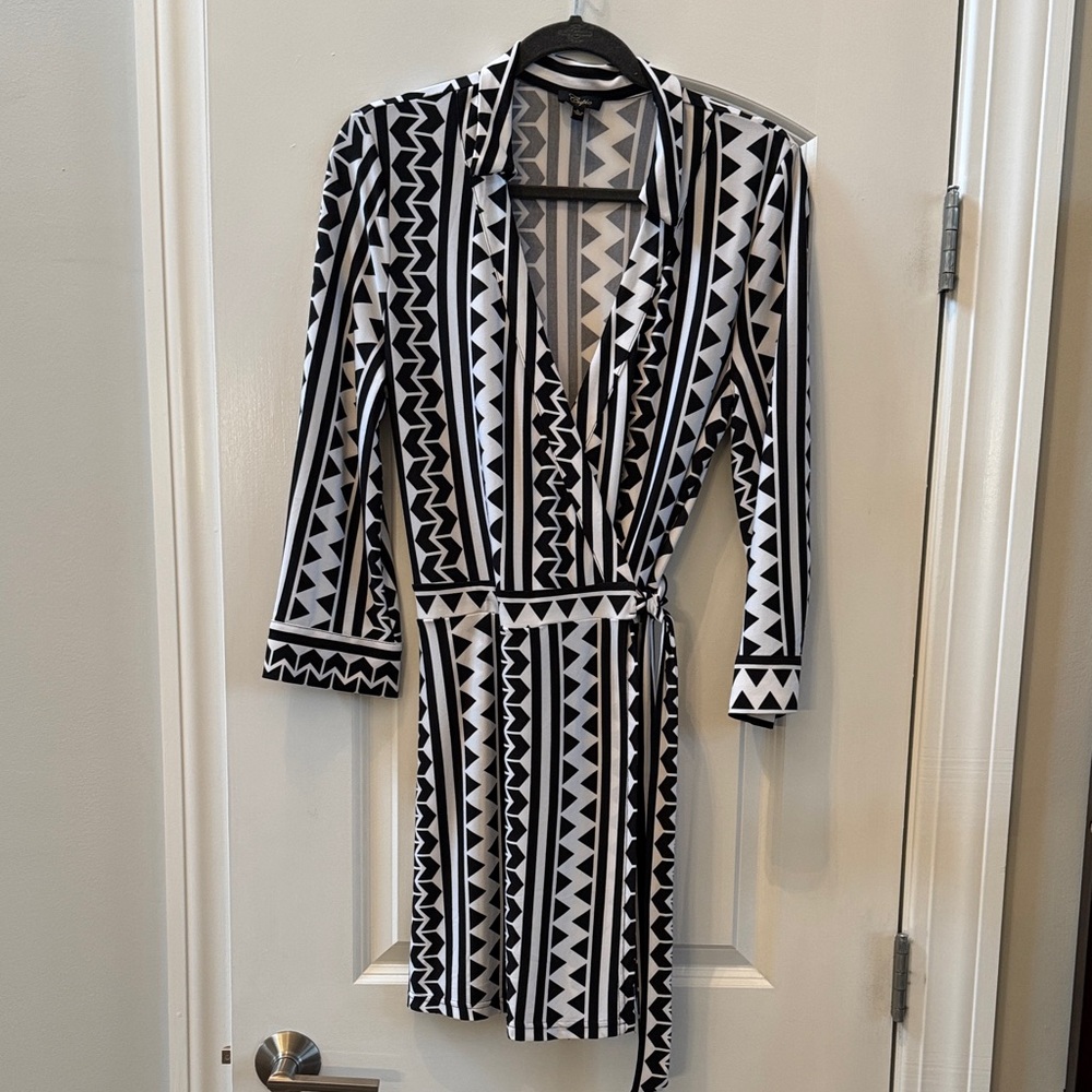 Cupio Black and White Patterned Long Sleeve Dress